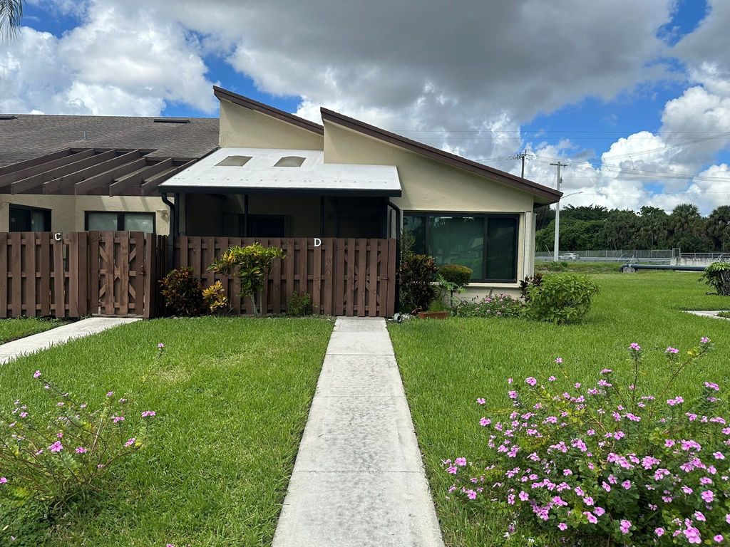 Photo of 13935 Nesting Way #D, Delray Beach, FL 33484 (MLS # F10527613)