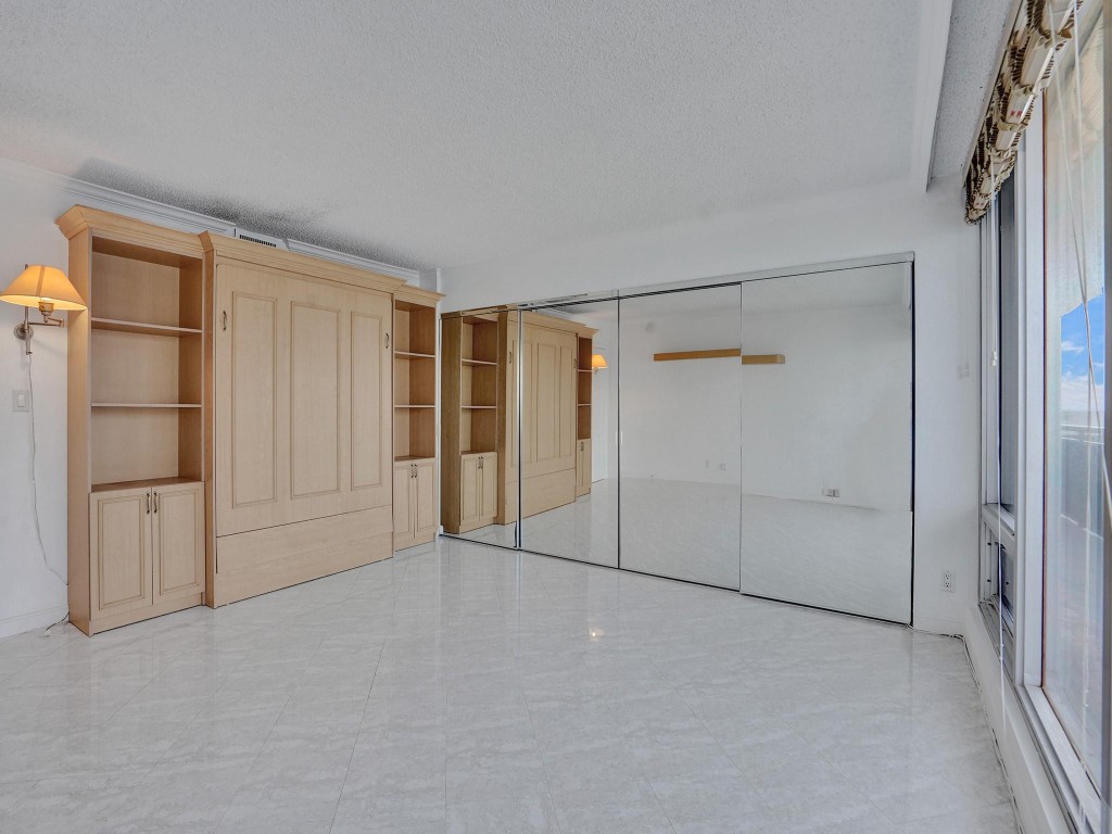 Plaza South - Residential