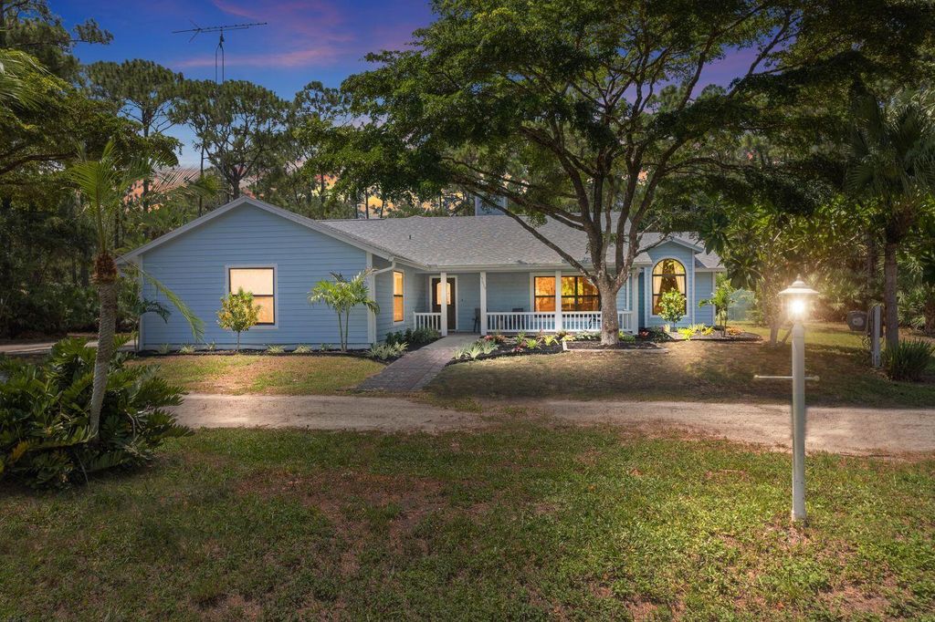 Photo of 15659 113th Trail N, Jupiter, FL 33478 (MLS # R11116798)