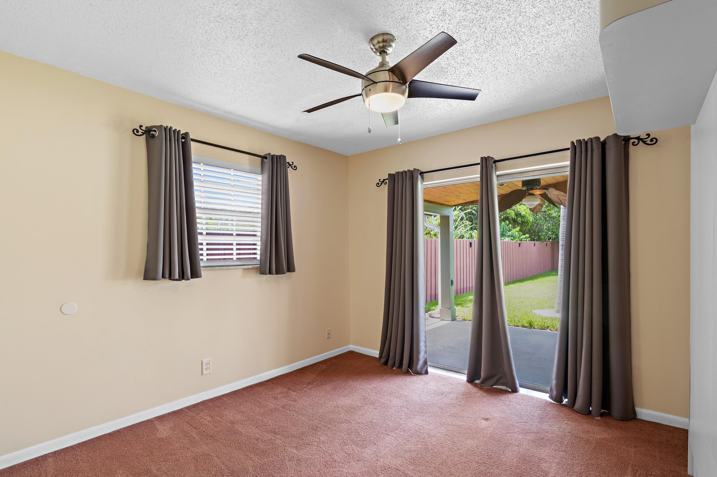 DELRAY MANORS - Residential