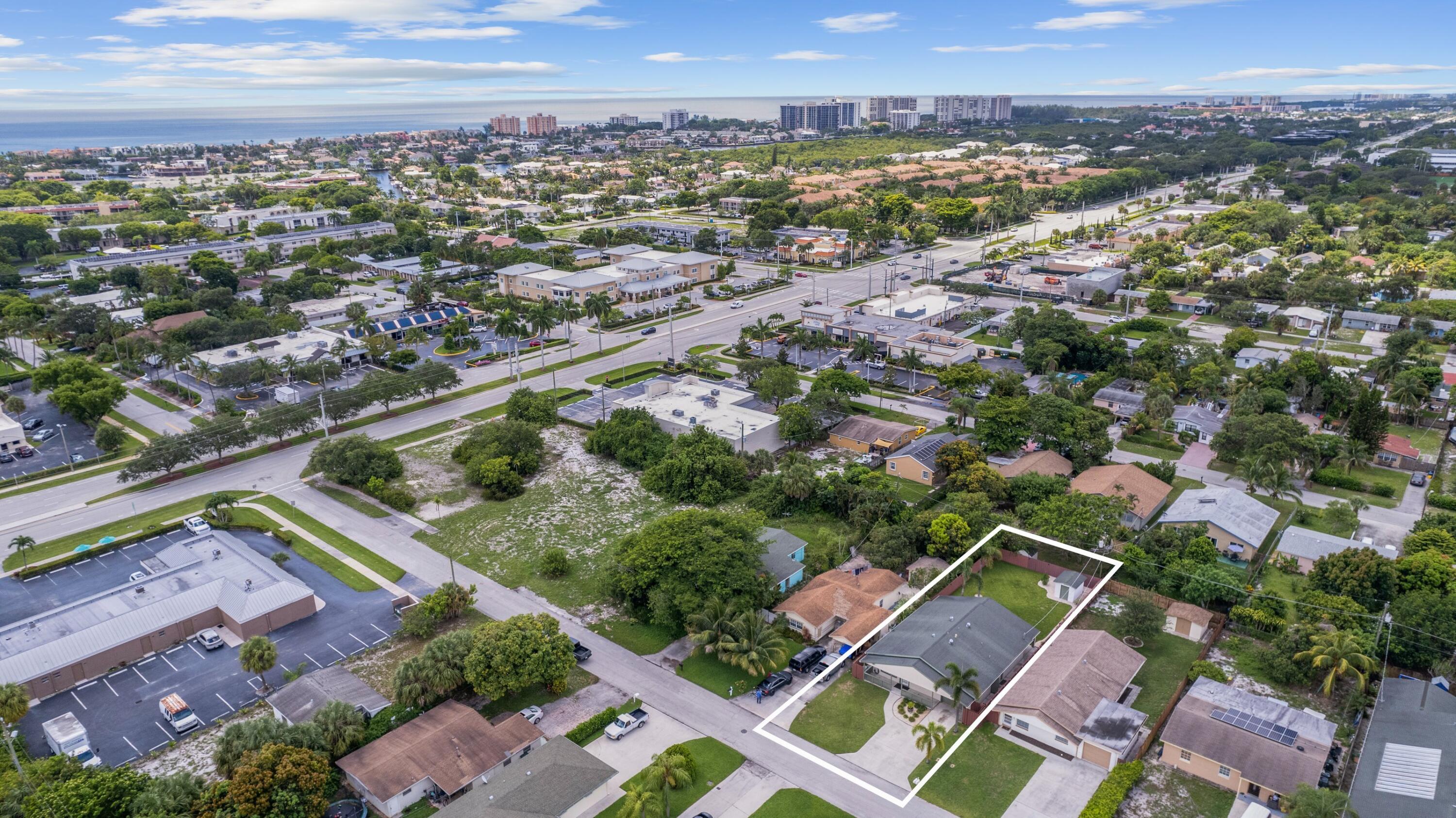 DELRAY MANORS - Residential