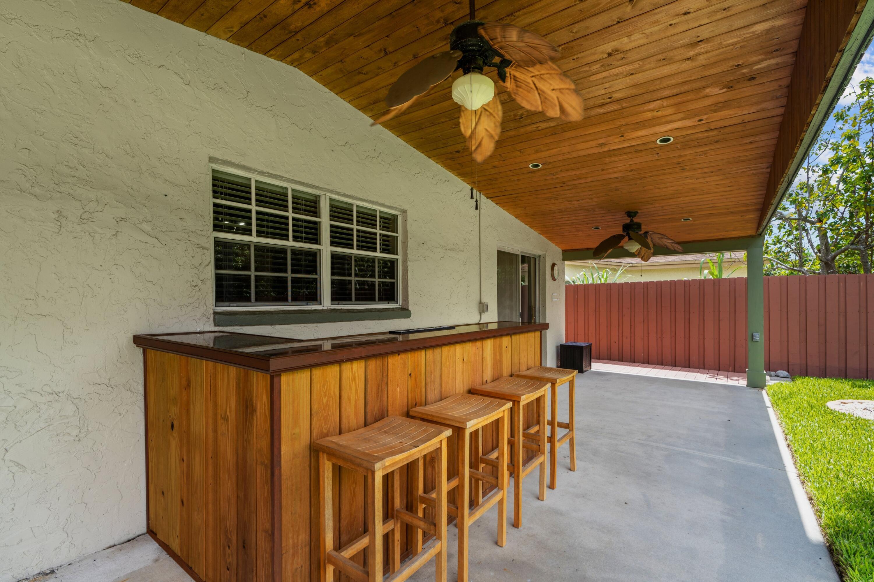 DELRAY MANORS - Residential