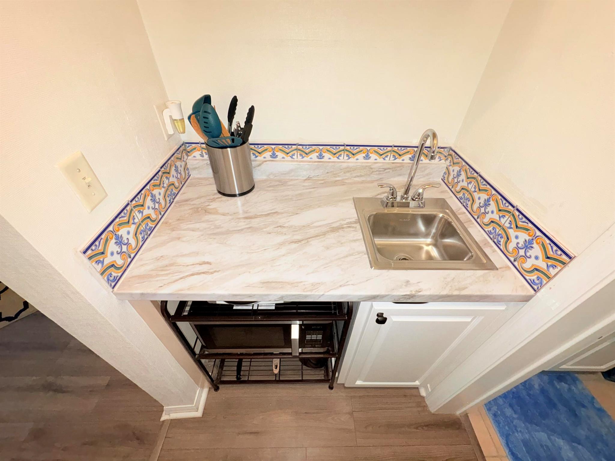 GOLF VILLAS II CONDOMINIU - Residential Lease