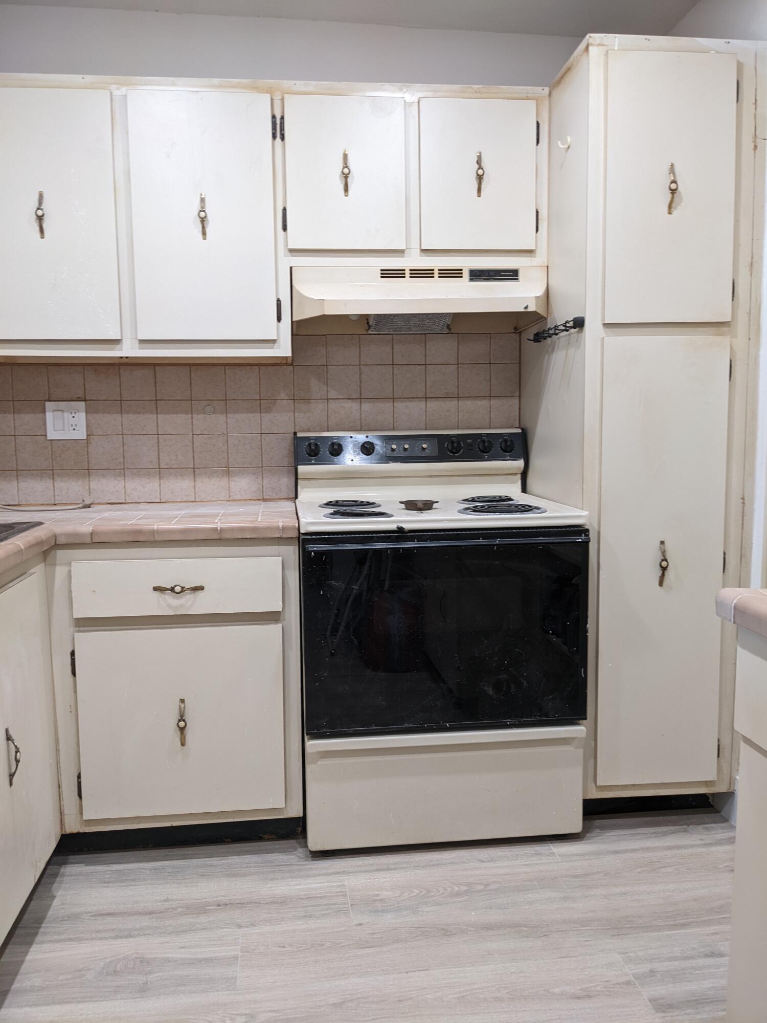 NEW AC. NEW Hot Water Heater. NEW flooring. Hurricane windows! Freshly painted and ready to go! Popcorn is gone. knockdown and orange peel on ceiling. New high hats and fixtures, New baseboards. New toilets and disposal. Just move in. 2 bedroom, 2 bath on 3rd(top) floor. NO rental restrictions.