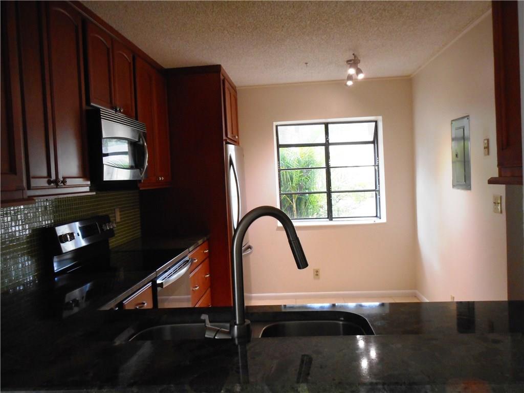 Baywood Village II - Residential