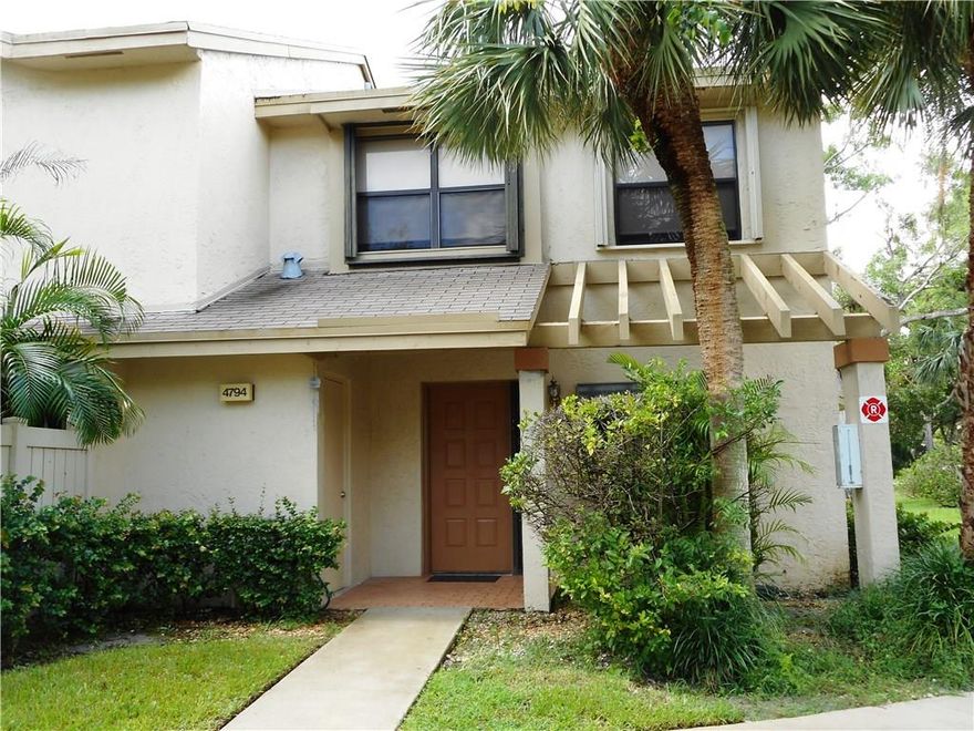 Beautiful 3 Bedroom/ 2.5 Bath corner unit in Baywood Village II in Coconut Creek. Spit bedroom floor plan, vaulted ceilings, updated Kitchen with stainless steel appliances, 2017 water heater, tile & carpet throughout, screened patio w/ lake views, washer/dryer in Townhome. Plenty of amenities, such as pool & spa, sauna, clubhouse, basketball & tennis courts. Min 10% down and no leasing 1st year owned.