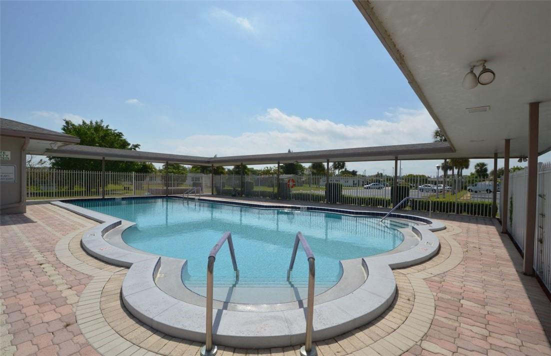 Paradise Gardens 67-37 B - Residential