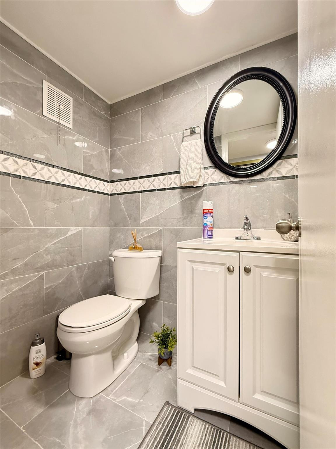 Oakridge T Condo - Residential Lease