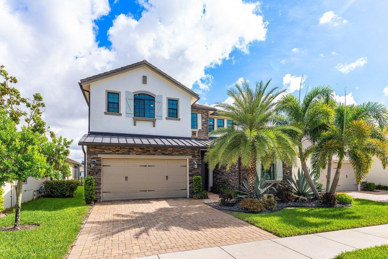 8532 Grand Prix Lane