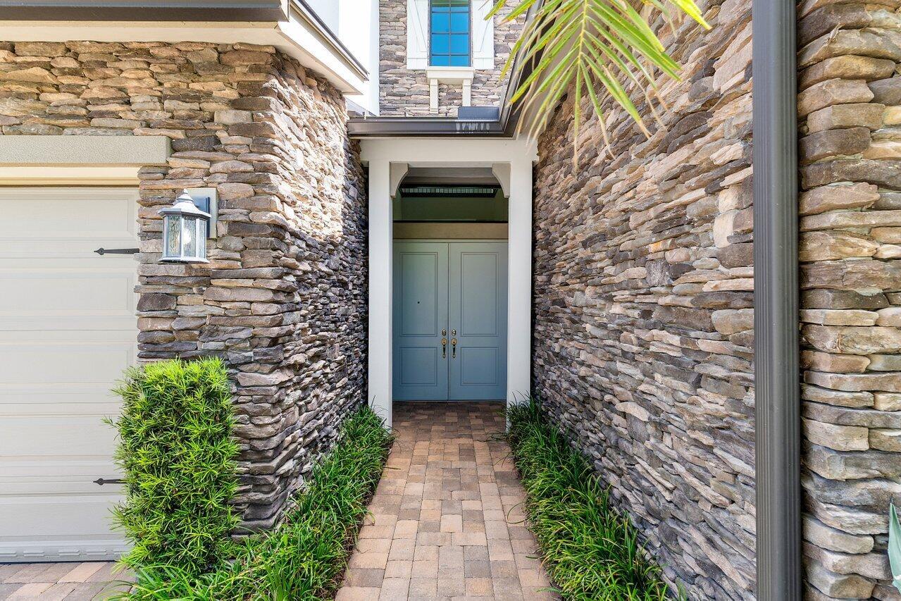 8532 Grand Prix Lane