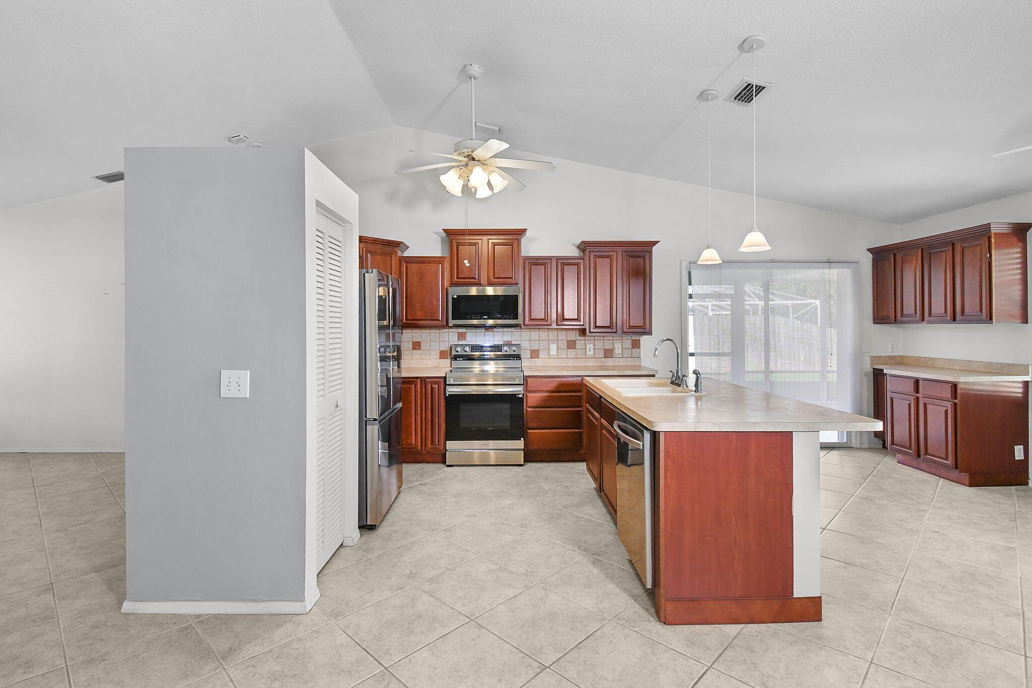 PORT ST LUCIE FLORESTA PI - Residential