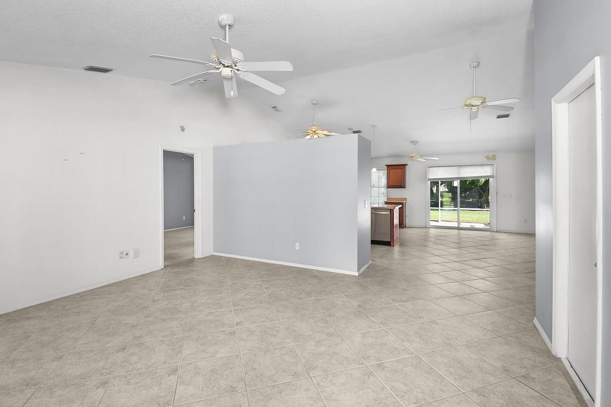 503 NE Solida Circle