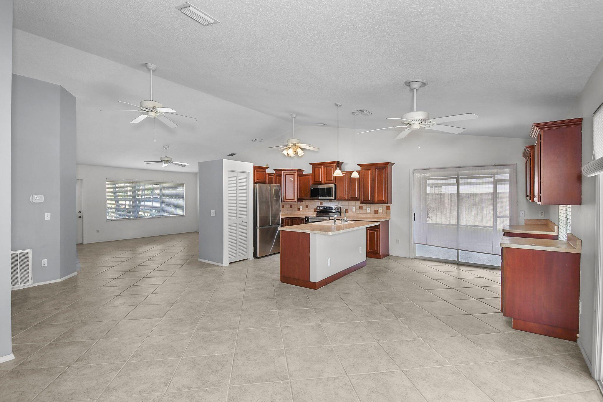 PORT ST LUCIE FLORESTA PI - Residential