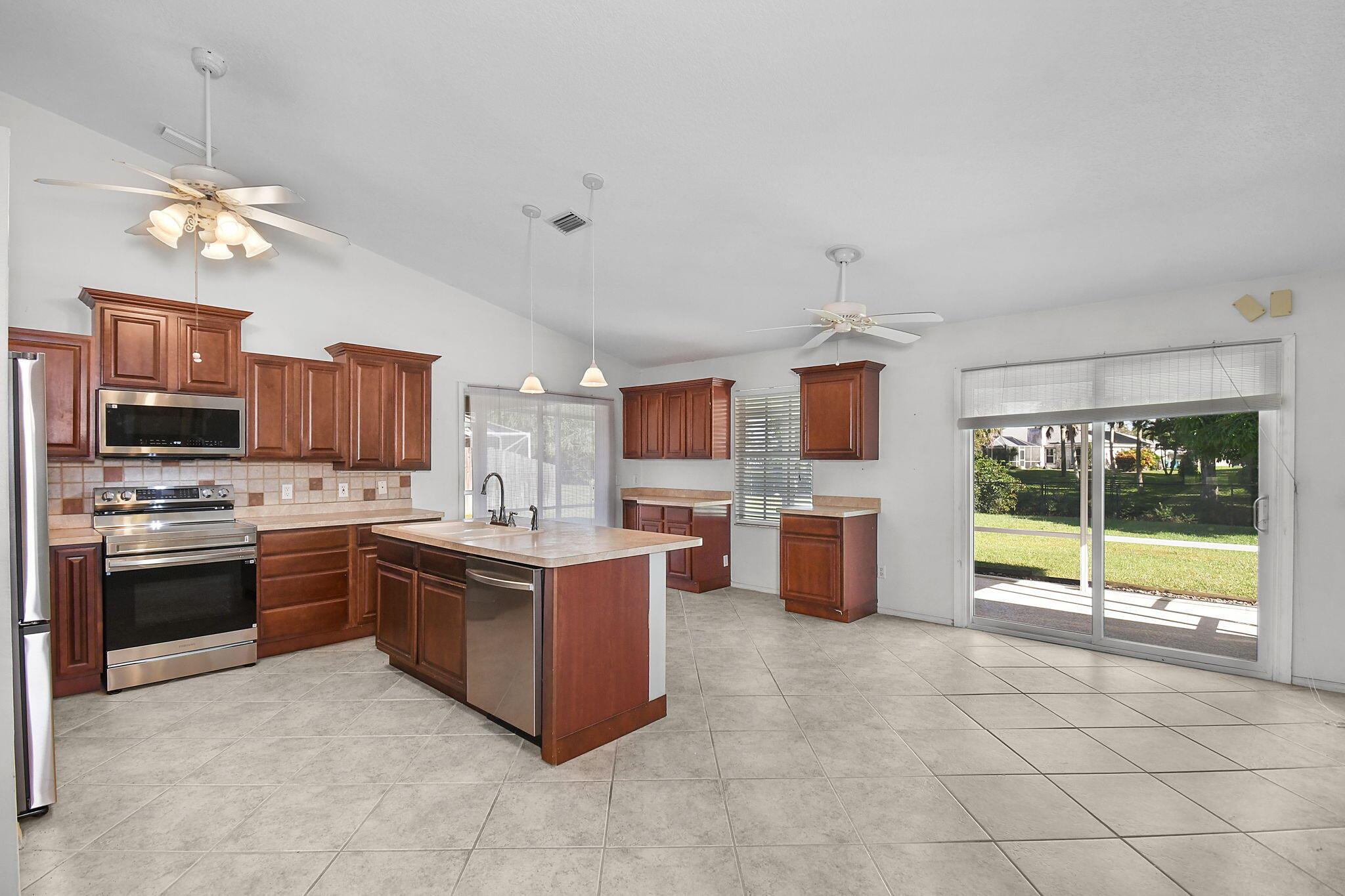 PORT ST LUCIE FLORESTA PI - Residential