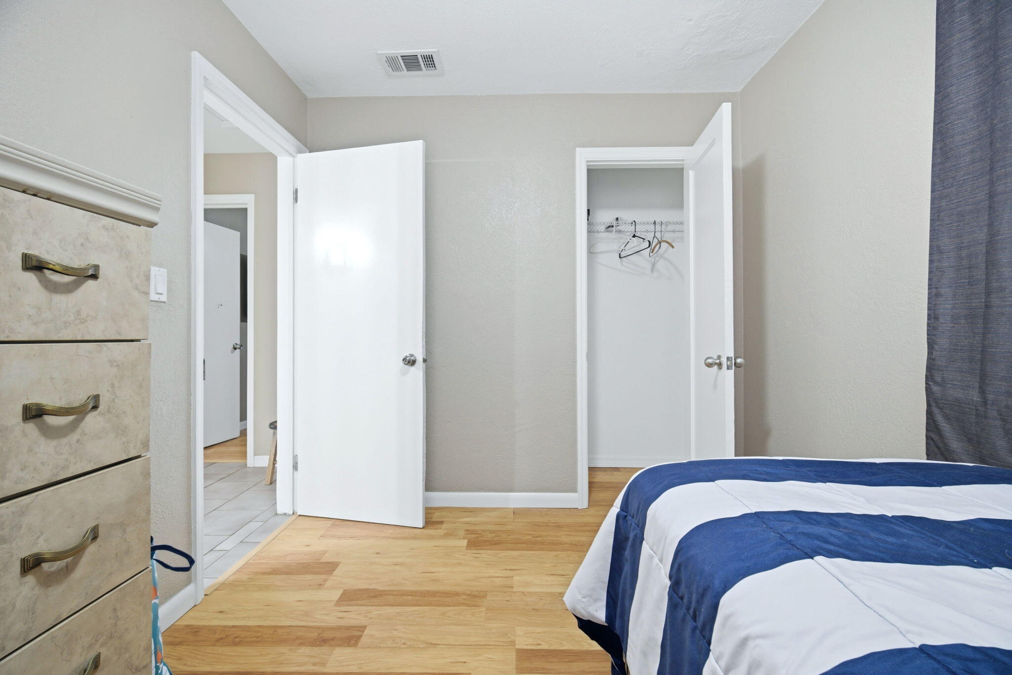HOLLYWOOD LITTLE RANCHES - Residential