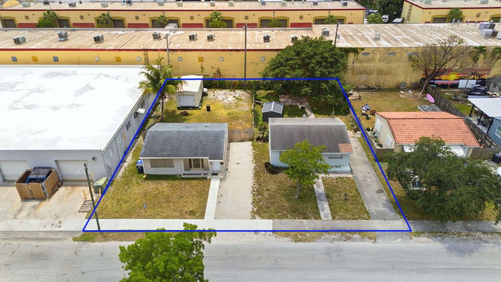 Photo of 2120 Taylor Street, Hollywood, FL 33020 (MLS # B26025796)