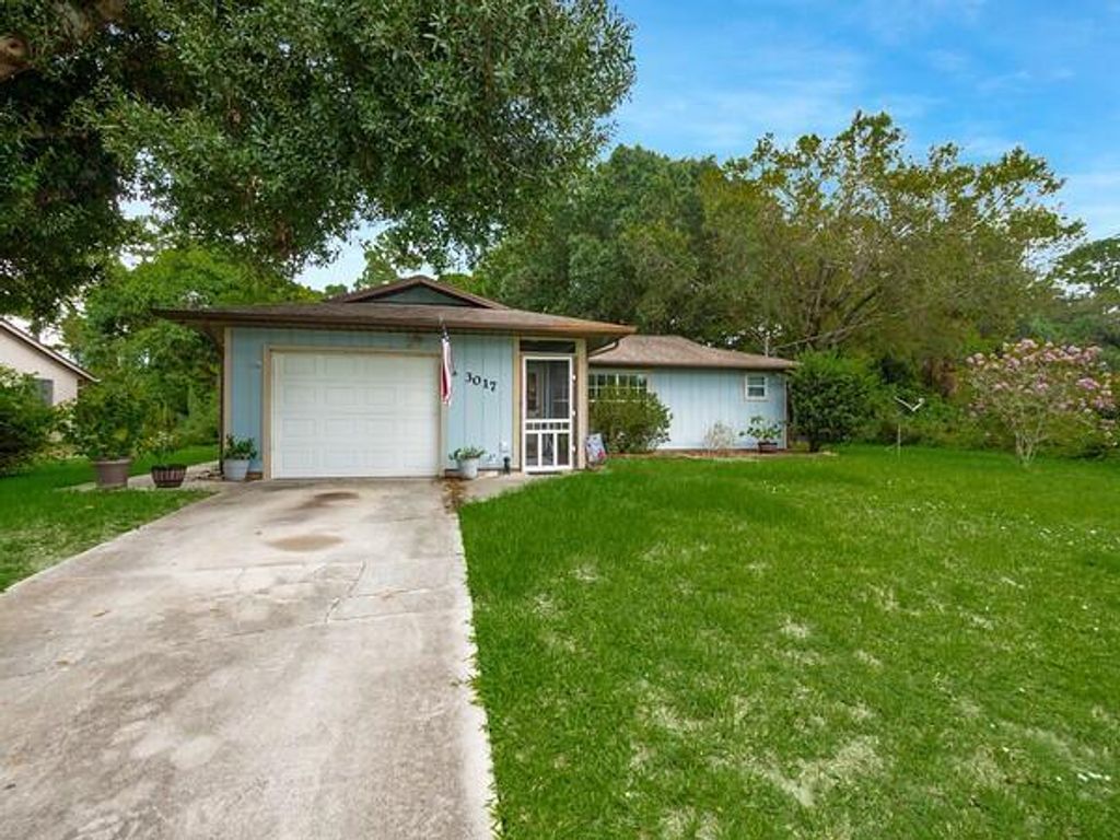 Photo of 3017 SW Collings Drive Dr, Port Saint Lucie, FL 34953 (MLS # R10821702)