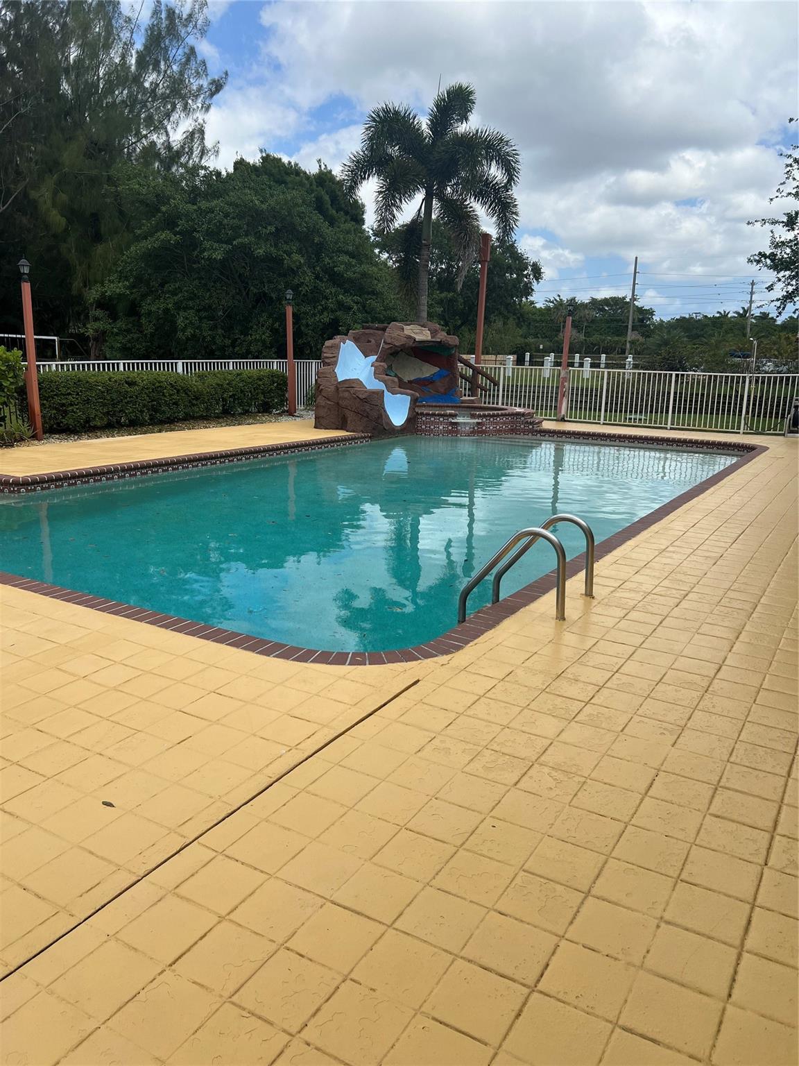 Fla Fruit Lands Co Sub 1 - Residential Lease