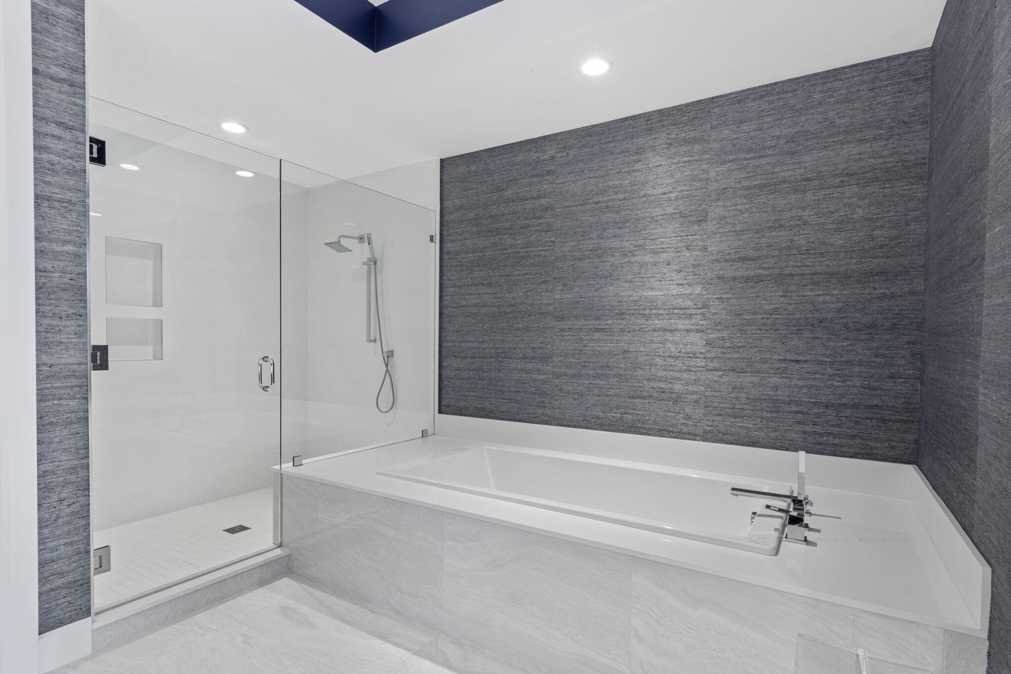 AZURE CONDO - Residential