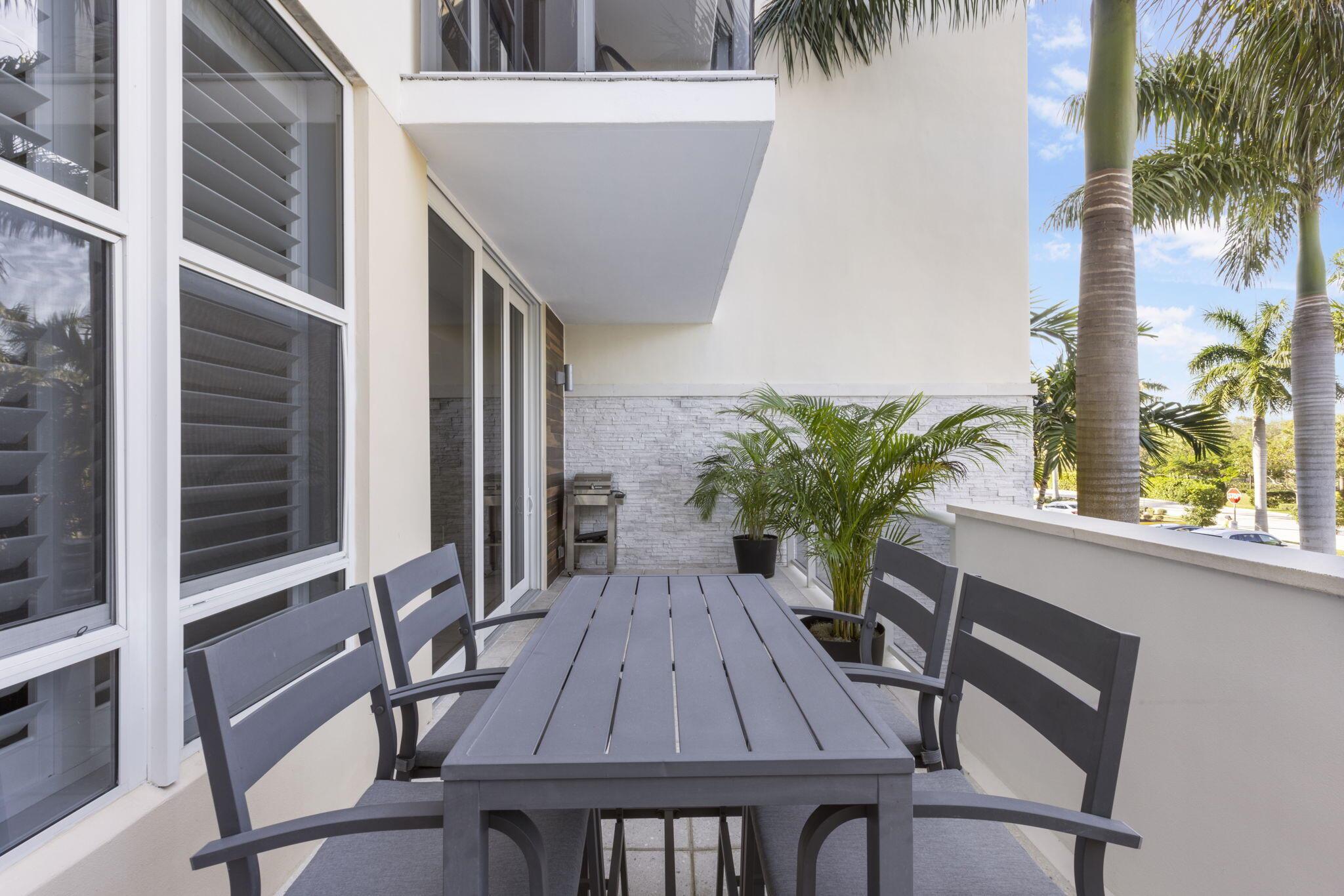 AZURE CONDO - Residential