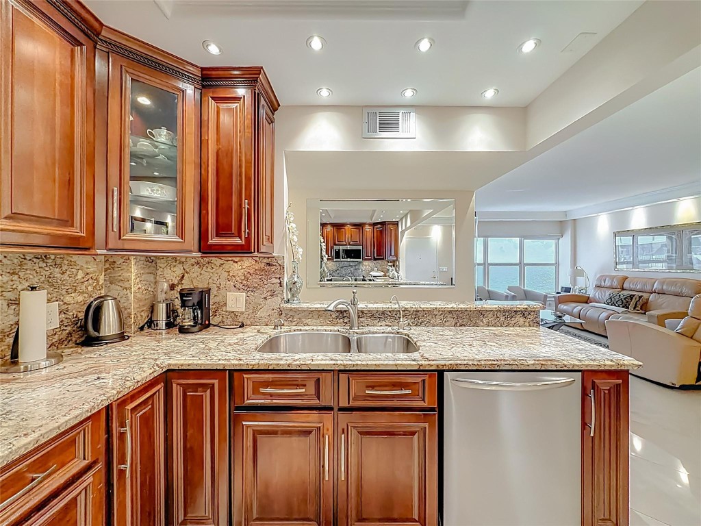 PARLIAMENT HOUSE CONDO - Residential