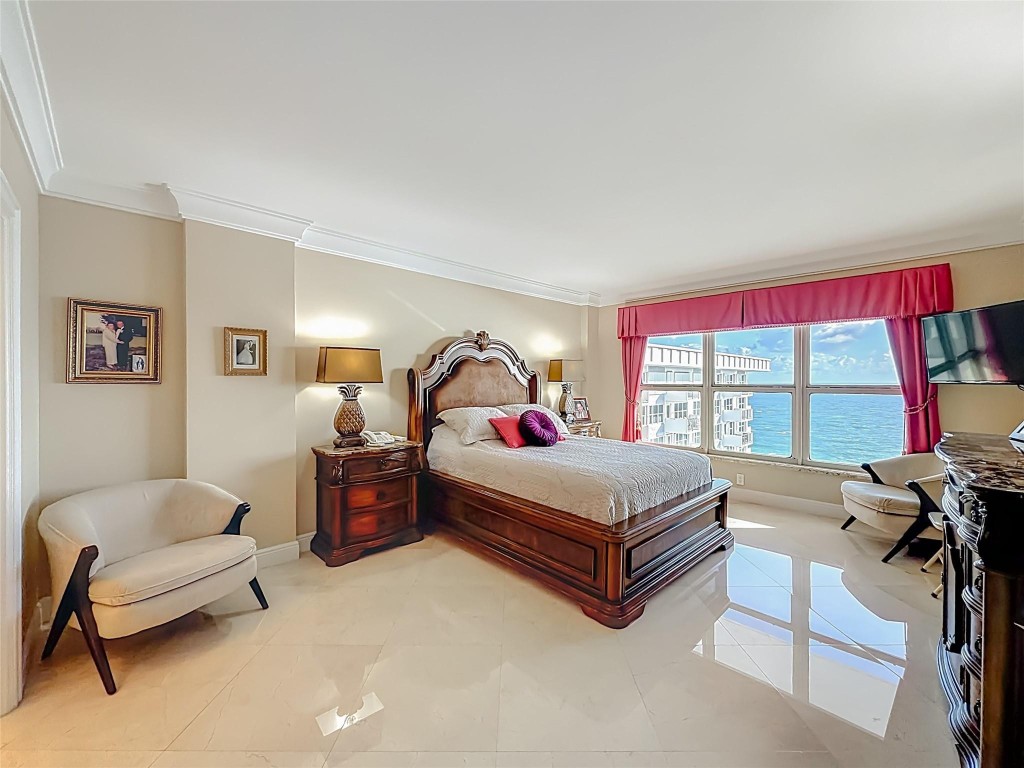 PARLIAMENT HOUSE CONDO - Residential