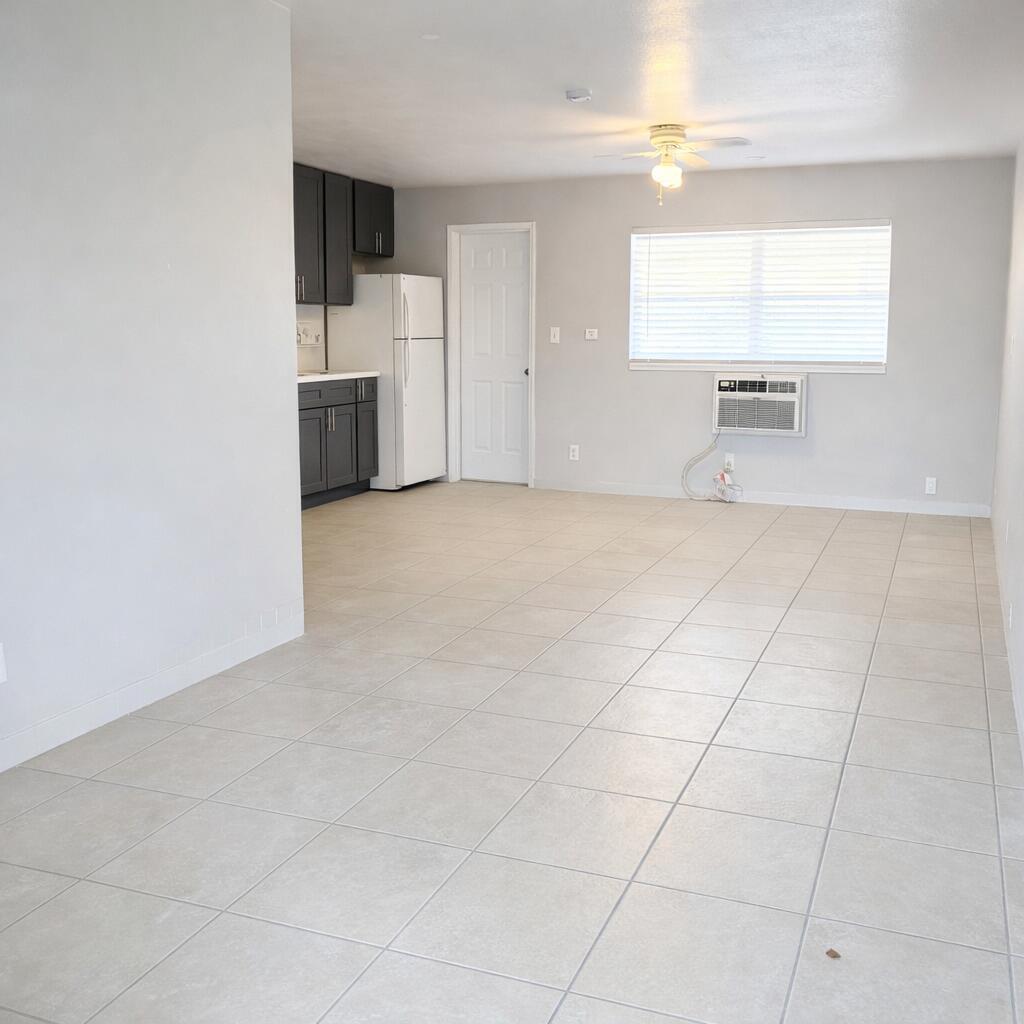 DEERFIELD COLONY COURT - Residential Lease