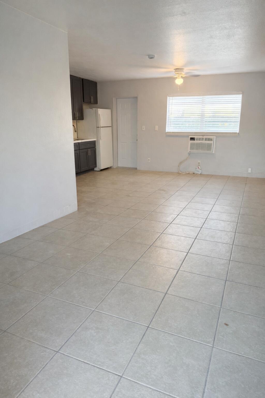 DEERFIELD COLONY COURT - Residential Lease