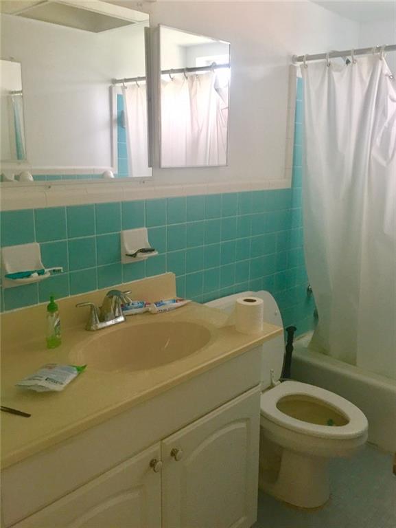 Hollywood Park 4-19 B - Residential Income