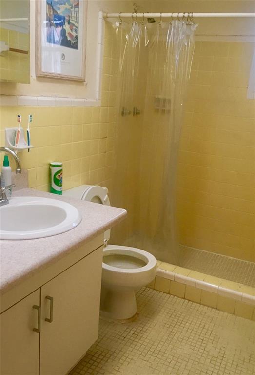 Hollywood Park 4-19 B - Residential Income