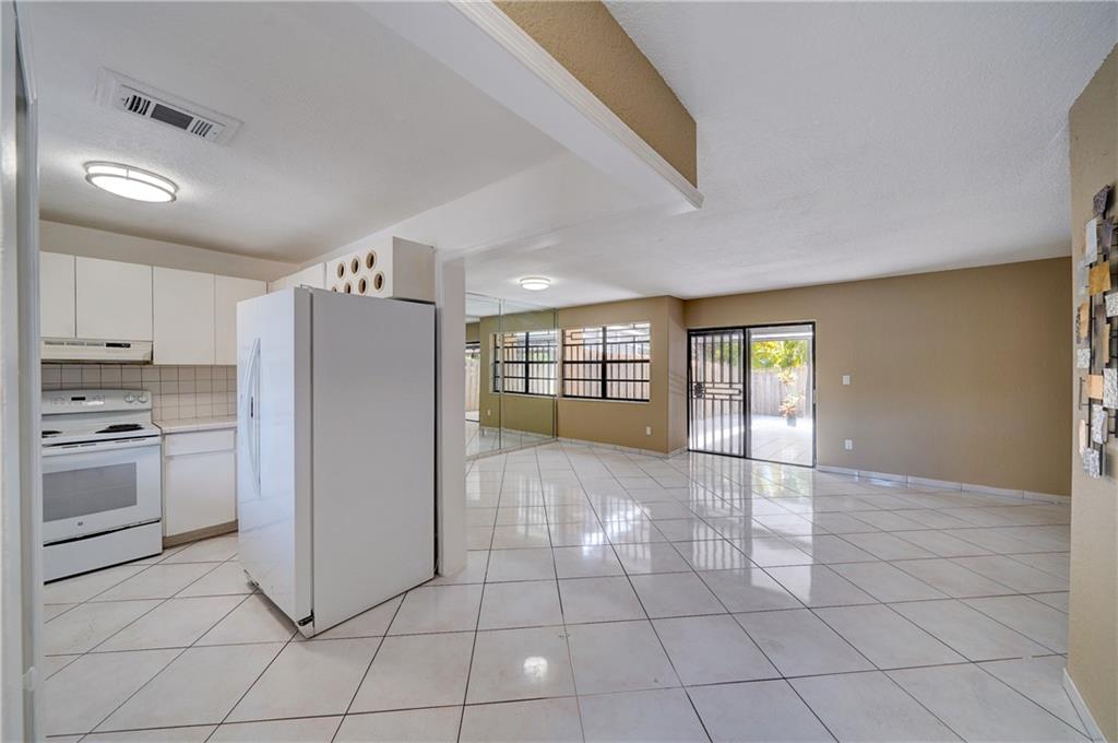 PARK TOWNHOMES CONDO - Residential