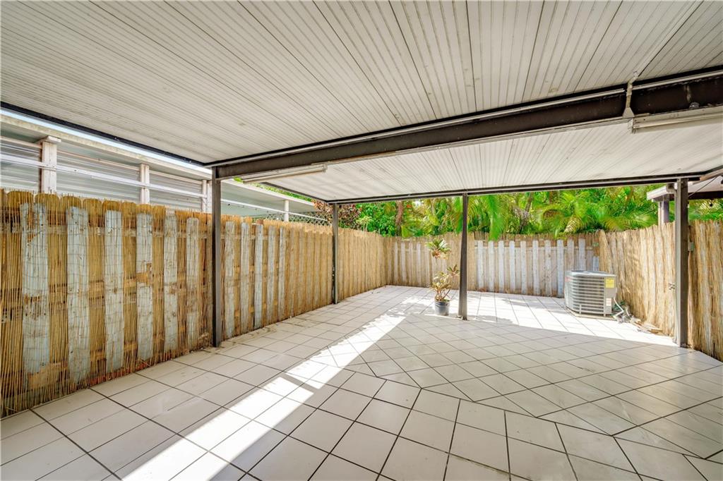 PARK TOWNHOMES CONDO - Residential