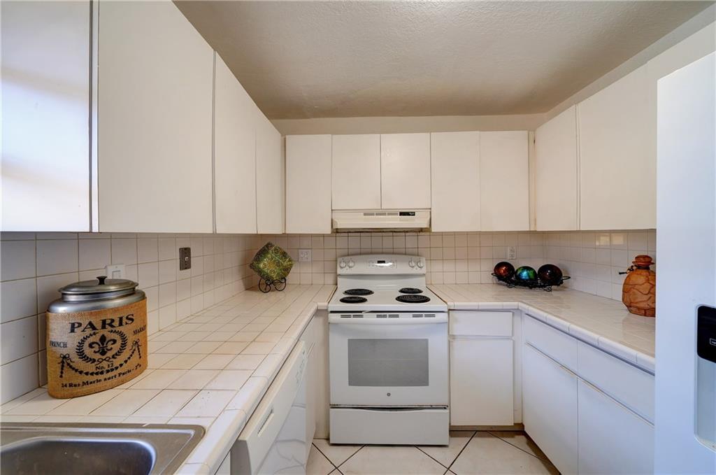 PARK TOWNHOMES CONDO - Residential