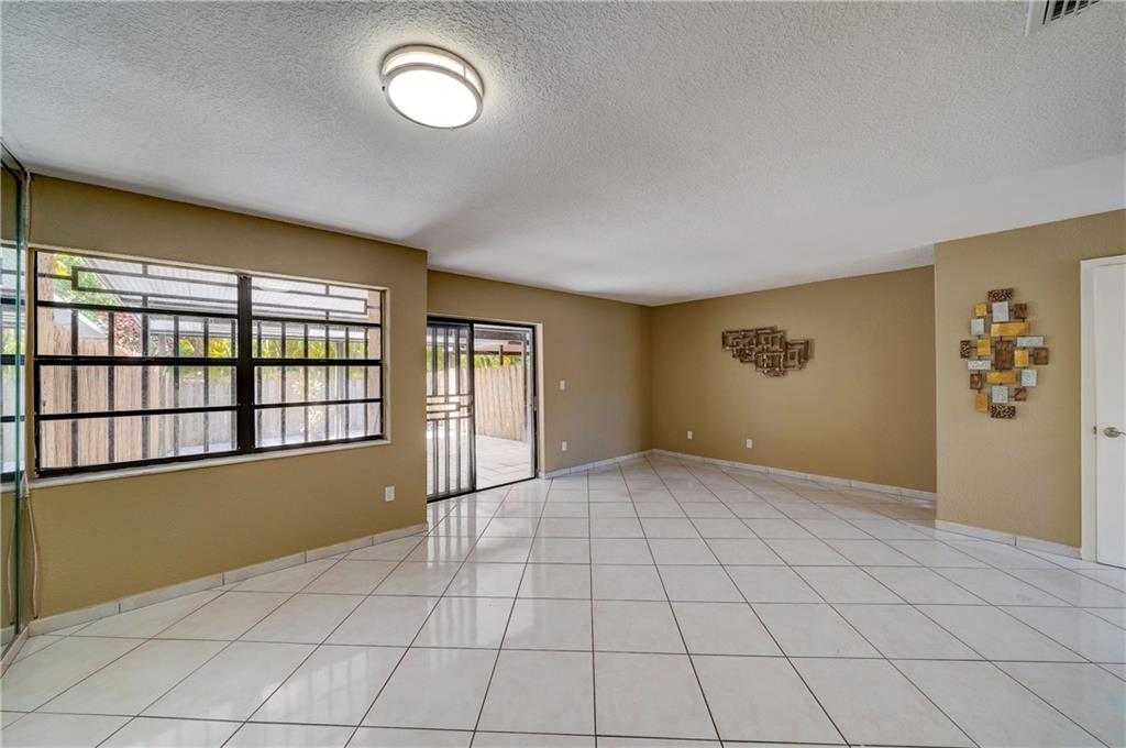 PARK TOWNHOMES CONDO - Residential