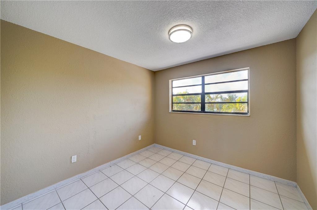 PARK TOWNHOMES CONDO - Residential