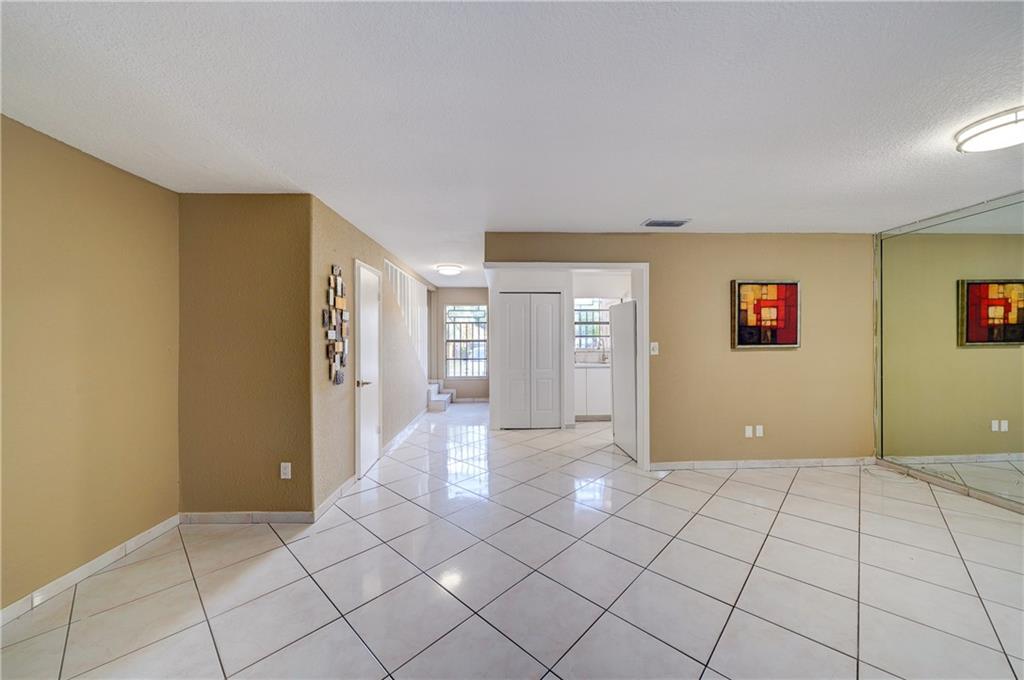 PARK TOWNHOMES CONDO - Residential