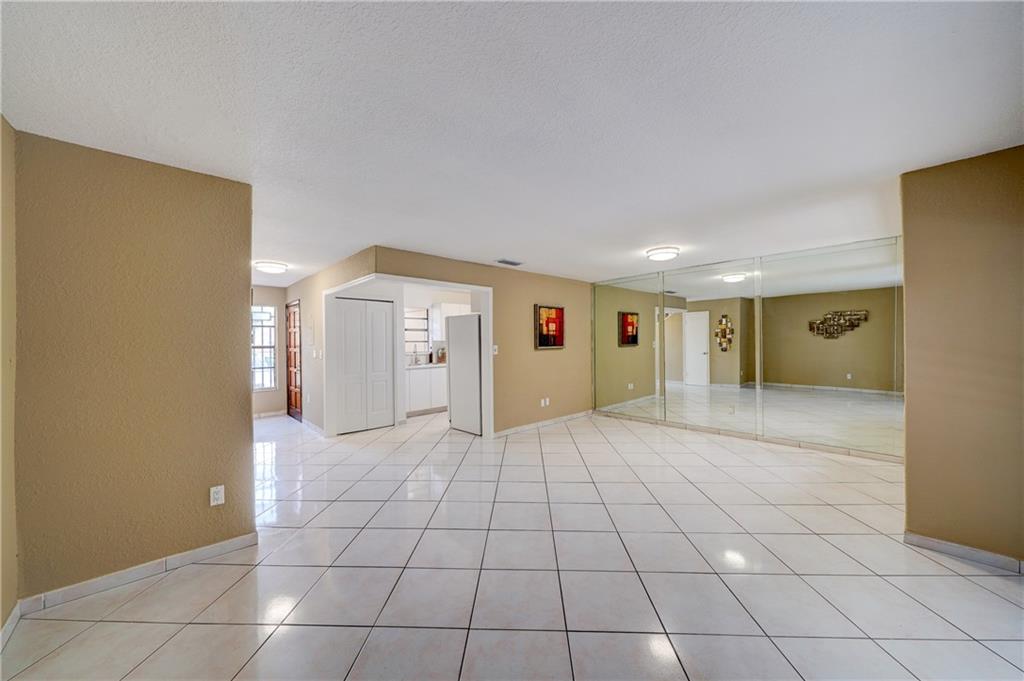 PARK TOWNHOMES CONDO - Residential