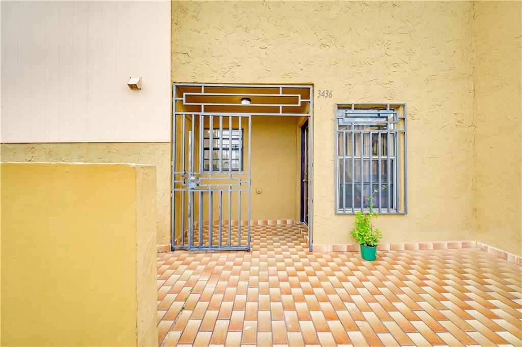 PARK TOWNHOMES CONDO - Residential