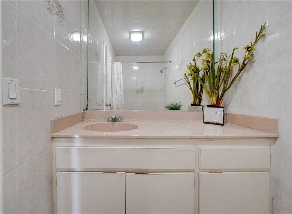 PARK TOWNHOMES CONDO - Residential