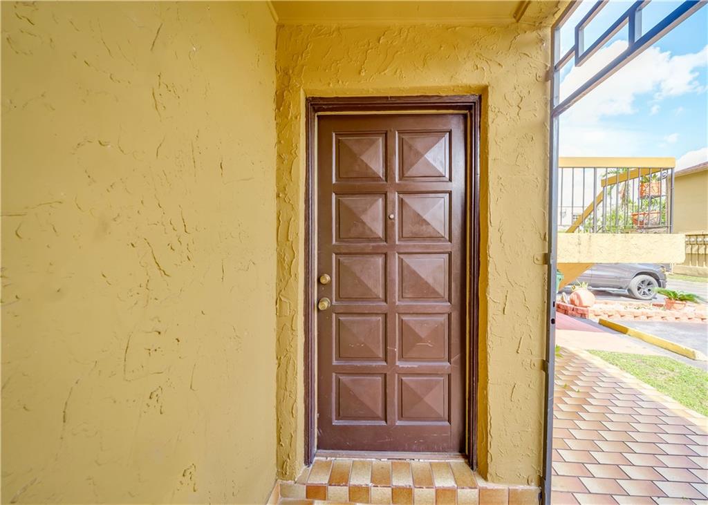 PARK TOWNHOMES CONDO - Residential