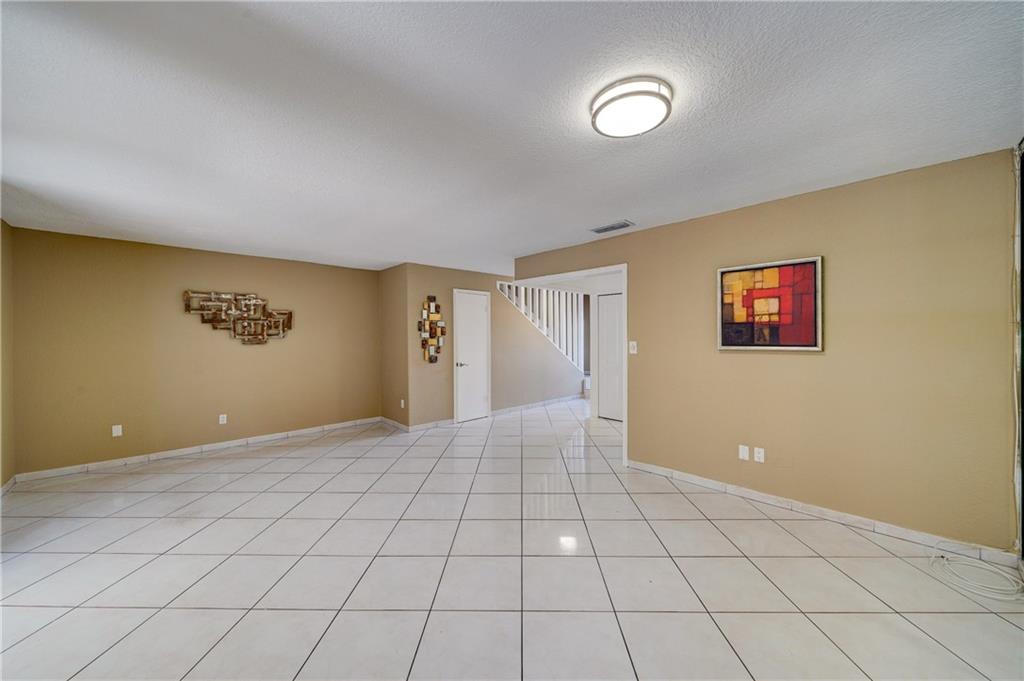 PARK TOWNHOMES CONDO - Residential