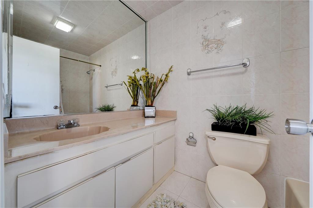 PARK TOWNHOMES CONDO - Residential