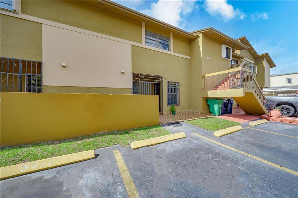 PARK TOWNHOMES CONDO - Residential