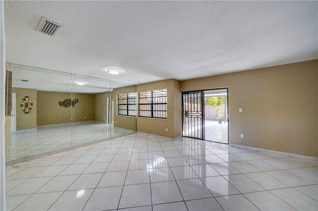 PARK TOWNHOMES CONDO - Residential