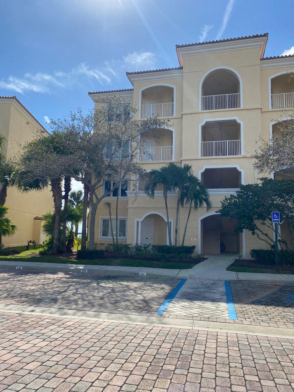 Photo of 24 Harbour Isle Drive W #201, Fort Pierce, FL 34949 (MLS # R10963517)