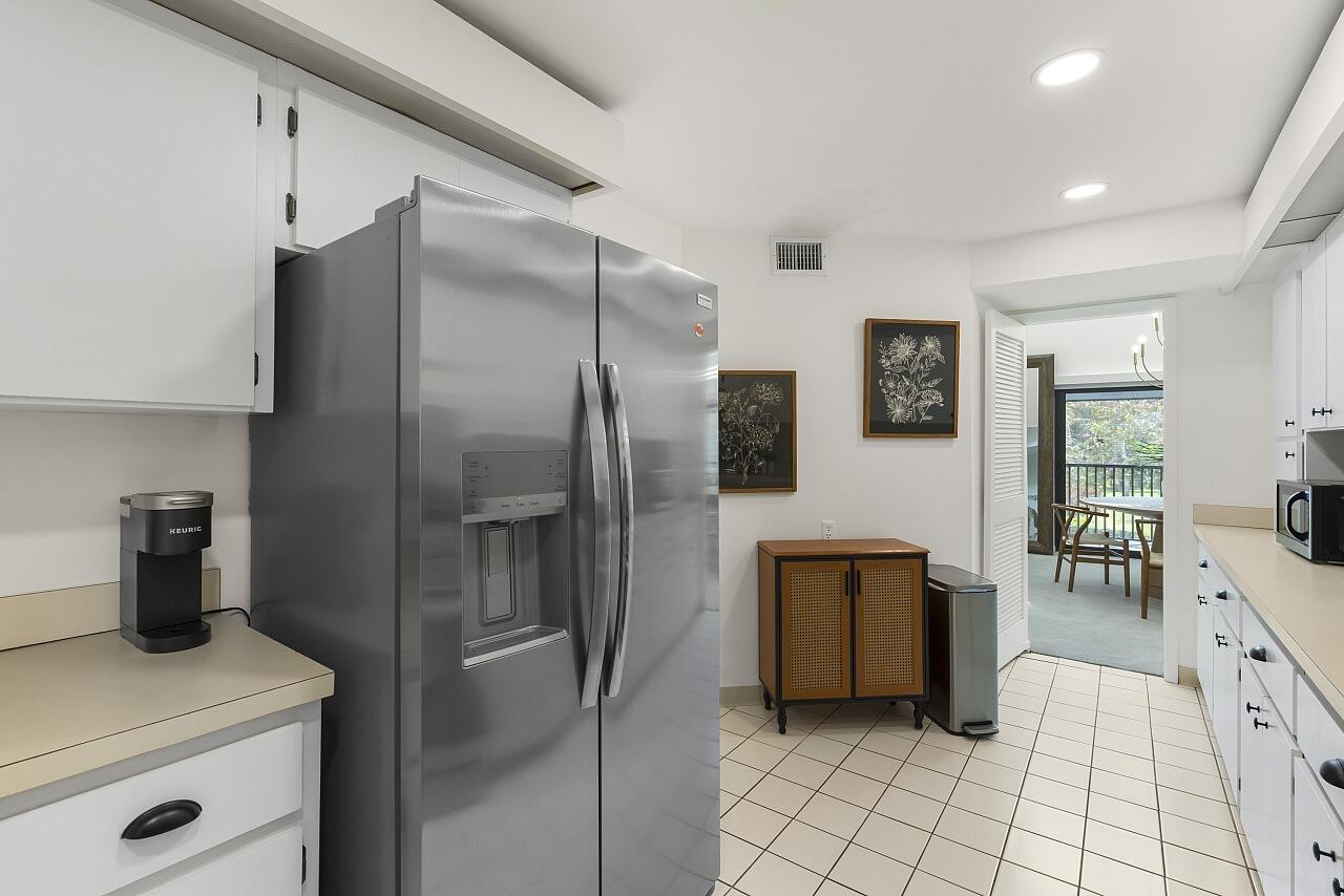 WINDWARD IV CONDOMINIUM - Residential Lease