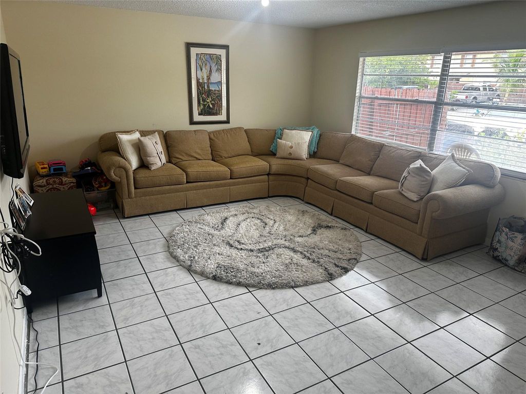 Photo of 4323 NW 3rd Te Ter #4323, Deerfield Beach, FL 33064 (MLS # F10497417)