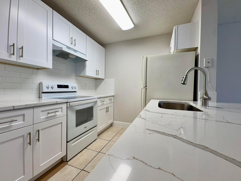 Photo of 1830 W Meadows Circle #1830, Boynton Beach, FL 33436 (MLS # R11016635)