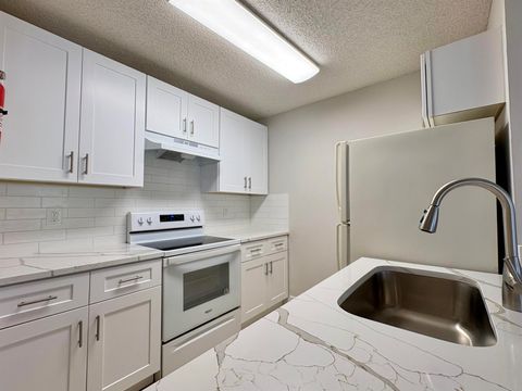 LOW HOA FEE CONDOS FOR SALE IN BOYNTON BEACH FLORIDA 1830 W Meadows Circle 1830 Boynton Beach FL 33436