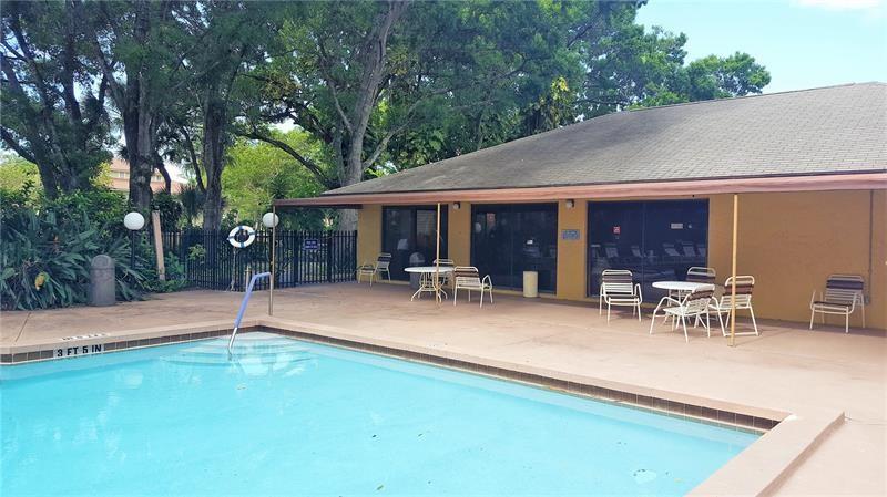 OAKLAND FOREST CLUB - Residential